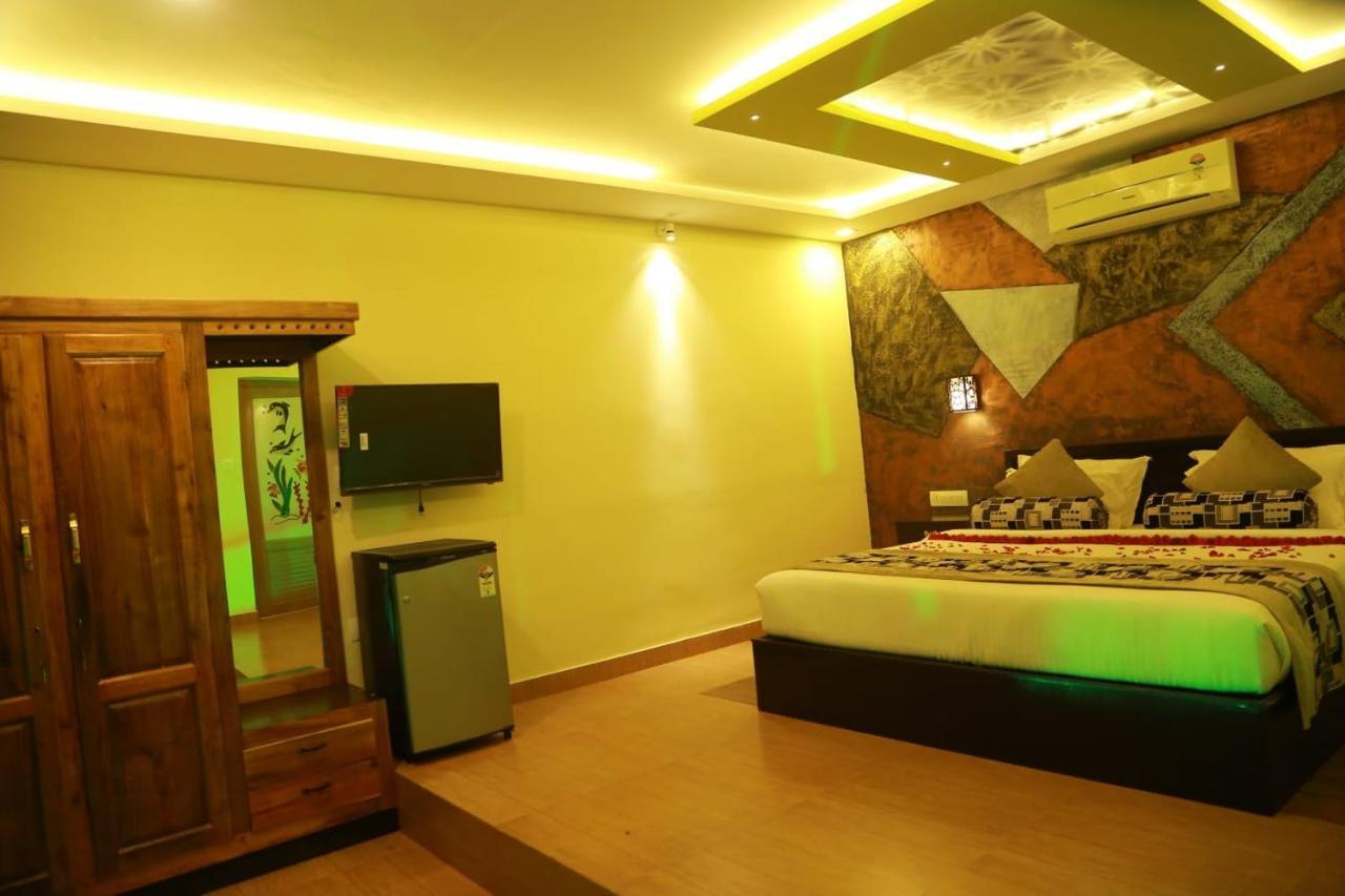 Lara Lake View Resort Тривандрум Экстерьер фото