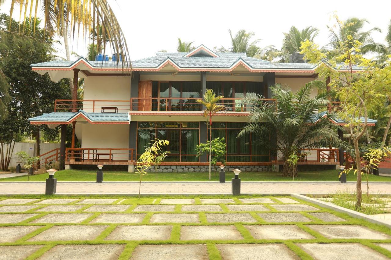 Lara Lake View Resort Тривандрум Экстерьер фото