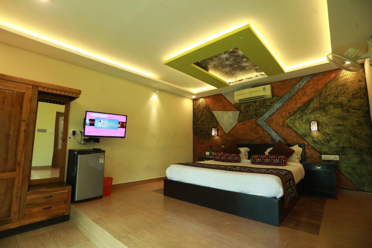 Lara Lake View Resort Тривандрум Экстерьер фото