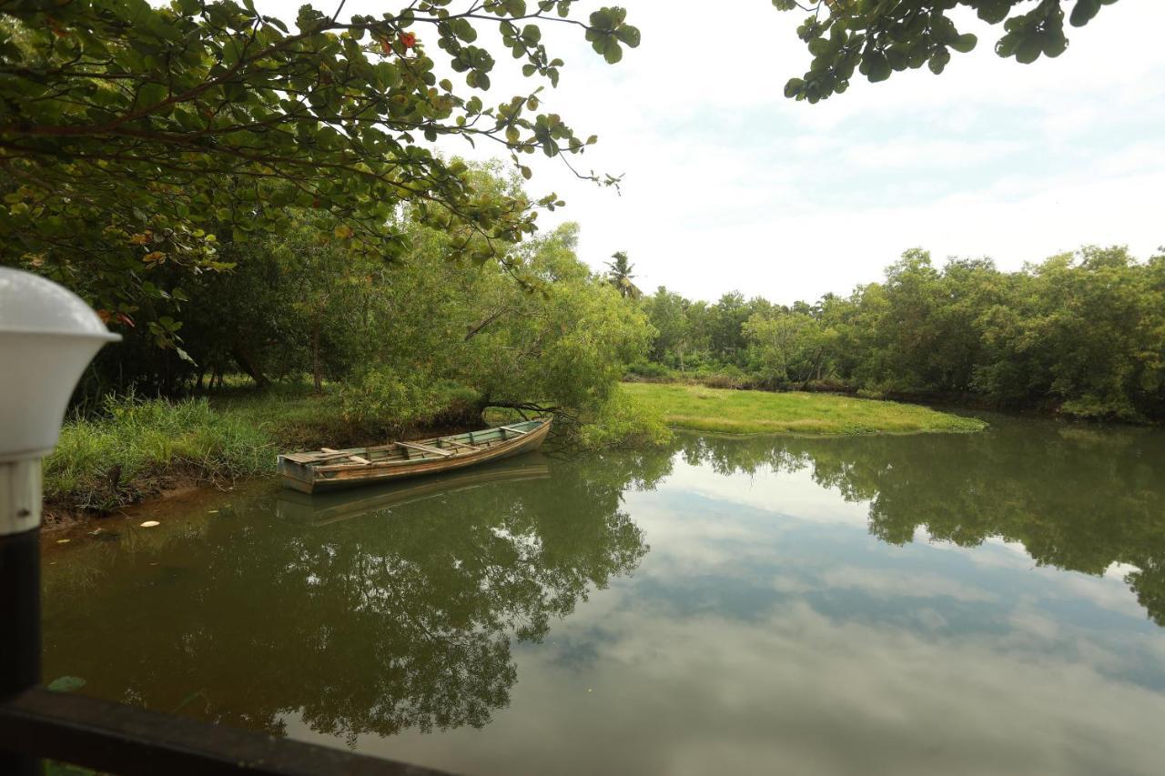 Lara Lake View Resort Тривандрум Экстерьер фото